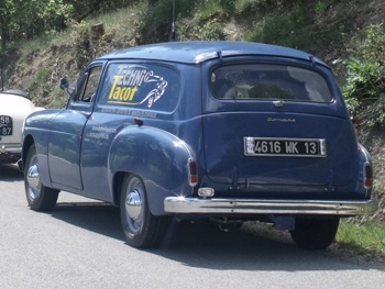 Domaine recarrossée en camionnette tolée